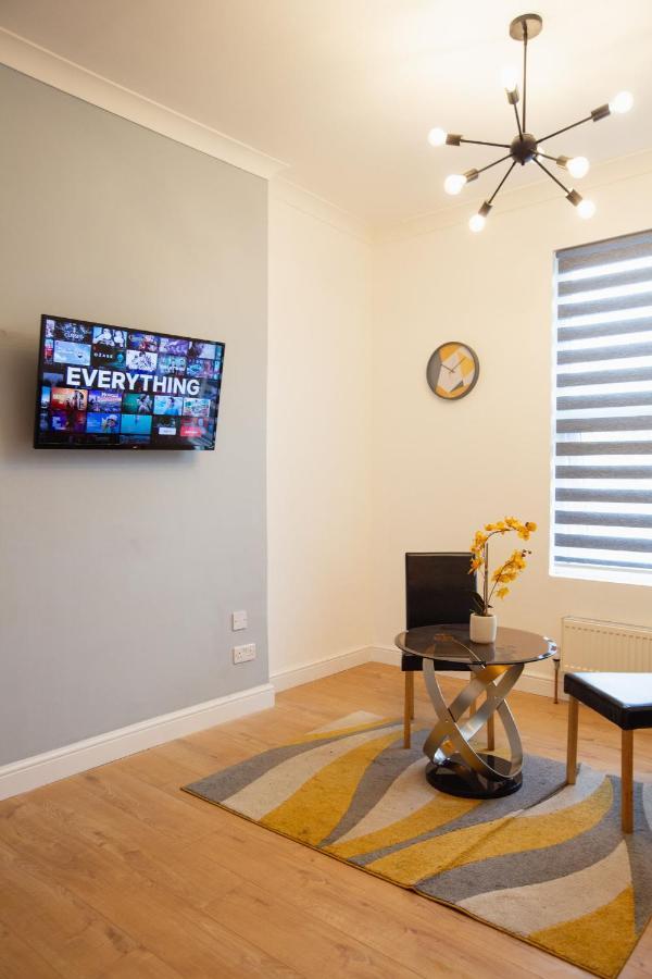 Cityhost - Leeds Apartments Beeston Hill Exterior foto